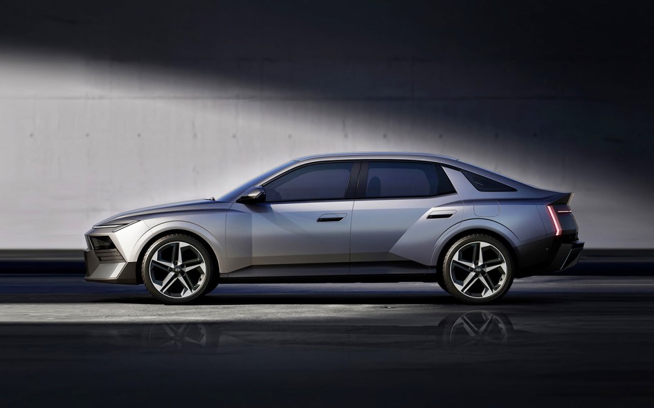 Hyundai Elantra восьмого поколения: новые технологии и льготный утильсбор