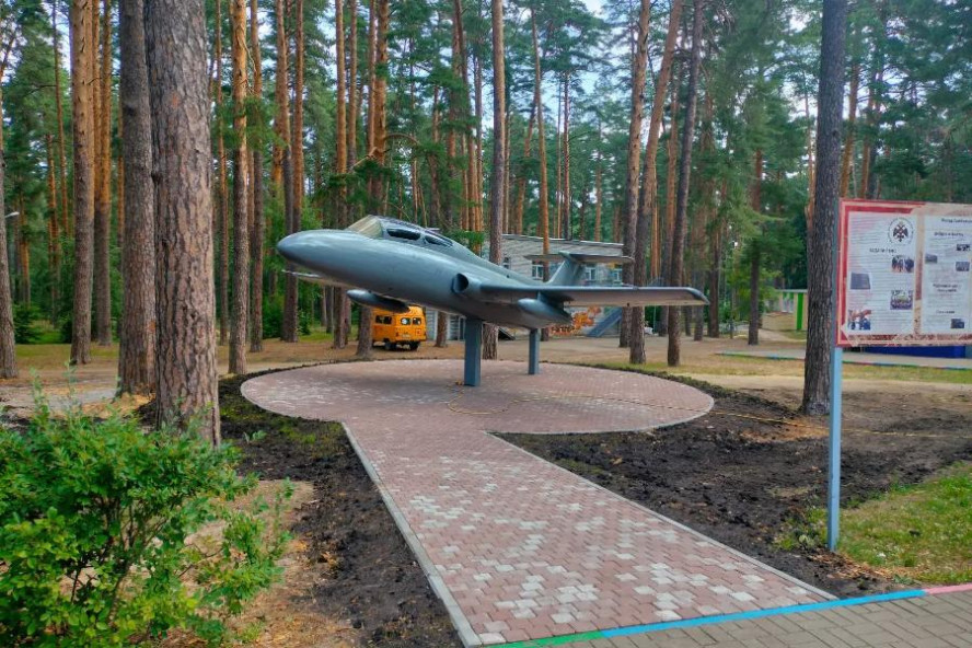 В лагере "Сосновый бор" в Тулиновке оборудуют строевой плац и мини-полигон В лагере "Сосновый бор" в Тулиновке оборудуют строевой плац и мини-полигон