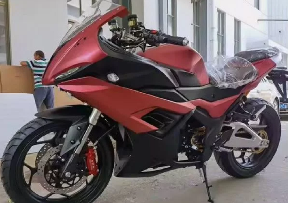 Электромотоцикл EL MOTO Z1000: до 135 км/ч и 180 км на одной зарядке