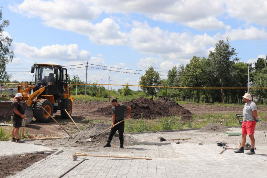 В Уварово проверили ход благоустройства общественного пространства у ДК "Дружба" В Уварово проверили ход благоустройства общественного пространства у ДК "Дружба"