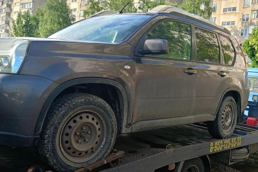 У тамбовчанки за долги арестовали "Nissan X-Trail"