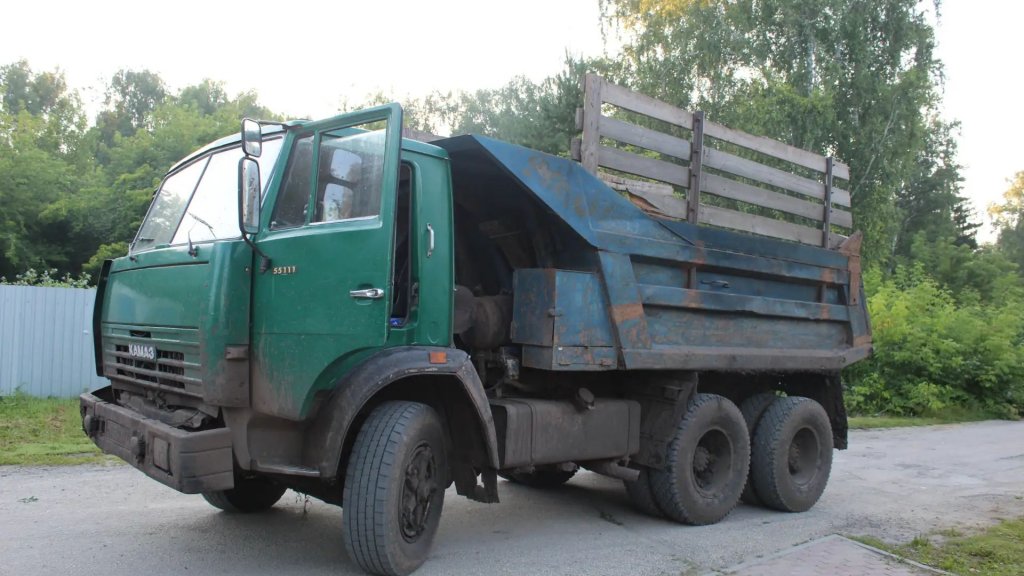 В Пласте пьяных угонщиков КамАЗа поймали по горячим следам