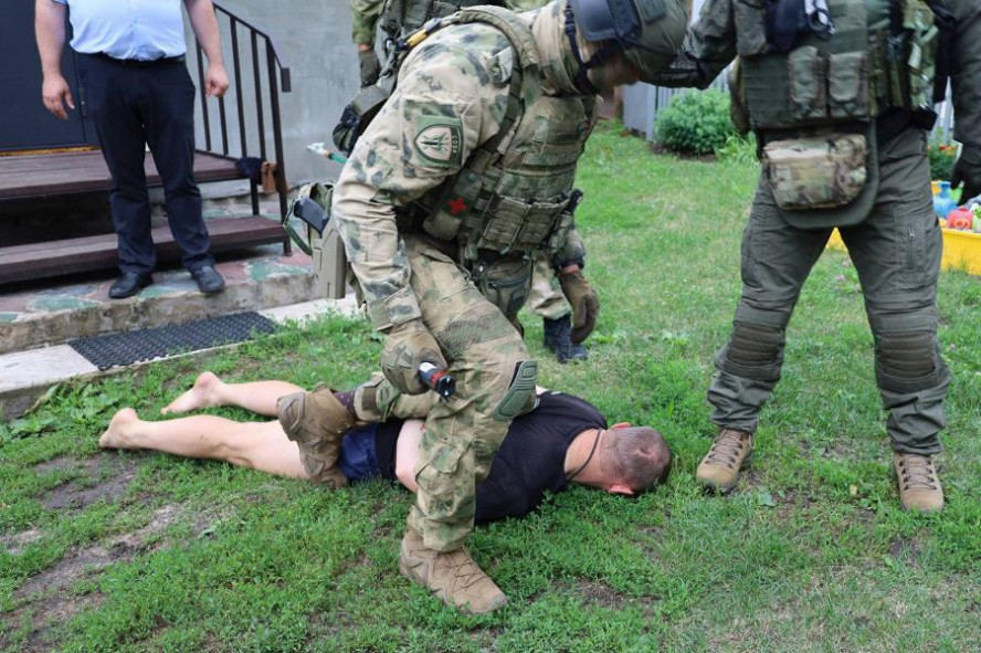 В Рассказово при содействии СОБР Росгвардии задержаны подозреваемые в разбойном нападении
