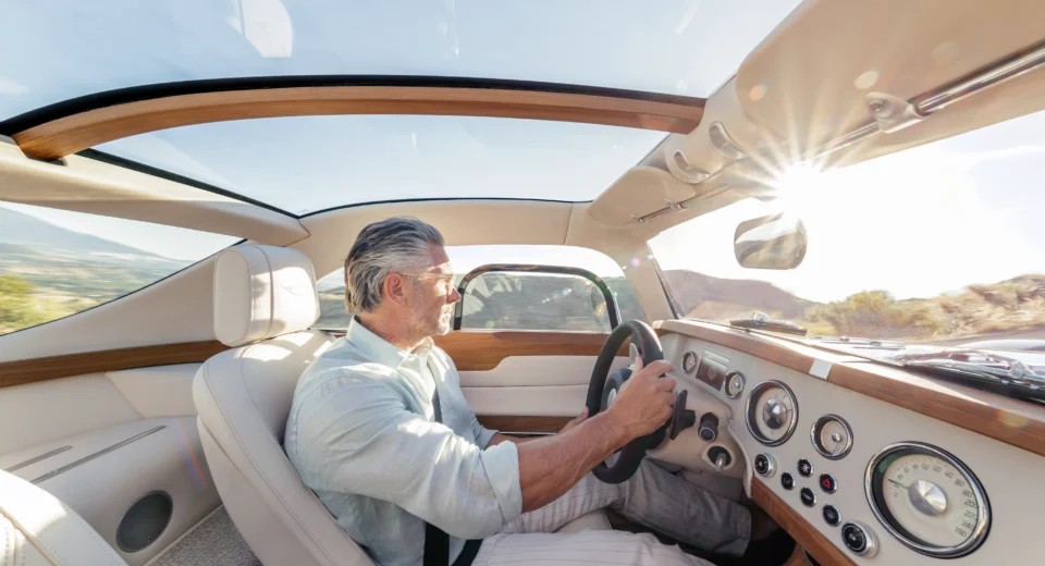 Morgan и Pininfarina представят девять эксклюзивных купе Midsummer для коллекционеров