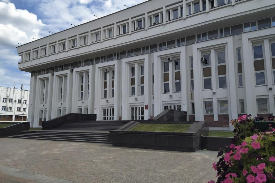 В центре Тамбова ограничат движение транспорта из-за отчёта главы региона
