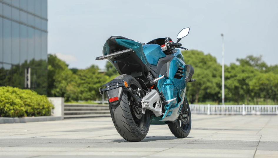 Электромотоцикл EL MOTO JY: 3 кВт, 135 км/ч и самая низкая посадка в классе