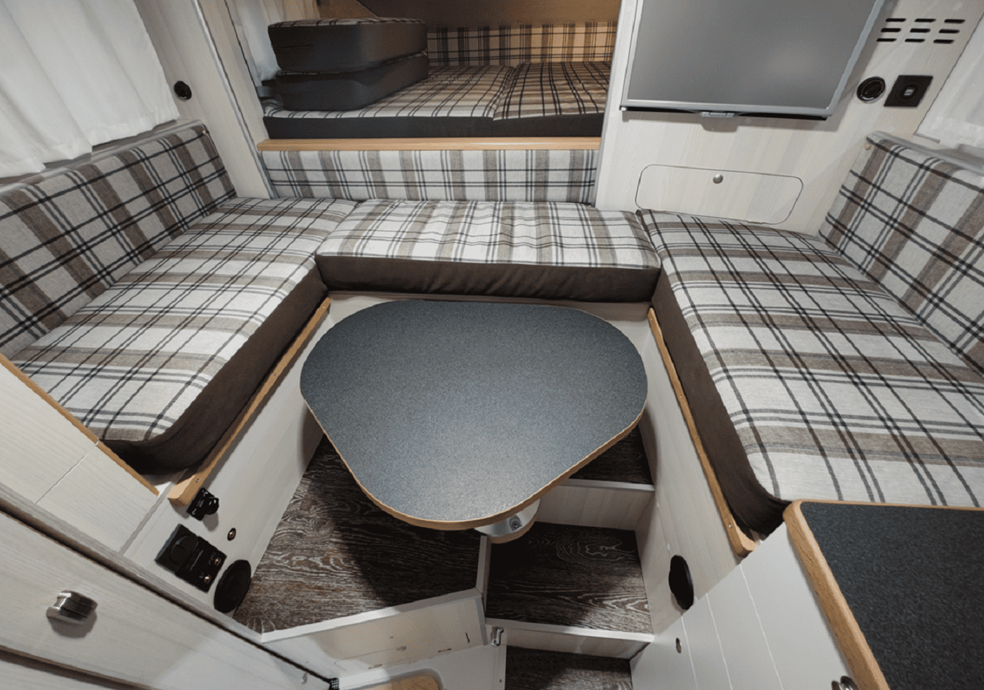 STEALTH 2030: жилой модуль с автономией и расширенной комплектацией для пикапов