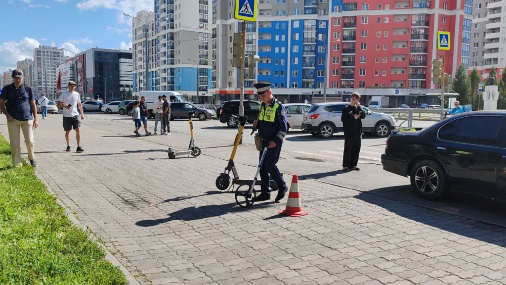 В Екатеринбурге пьяный самокатчик сбил ребенка на велосипеде (ФОТО)