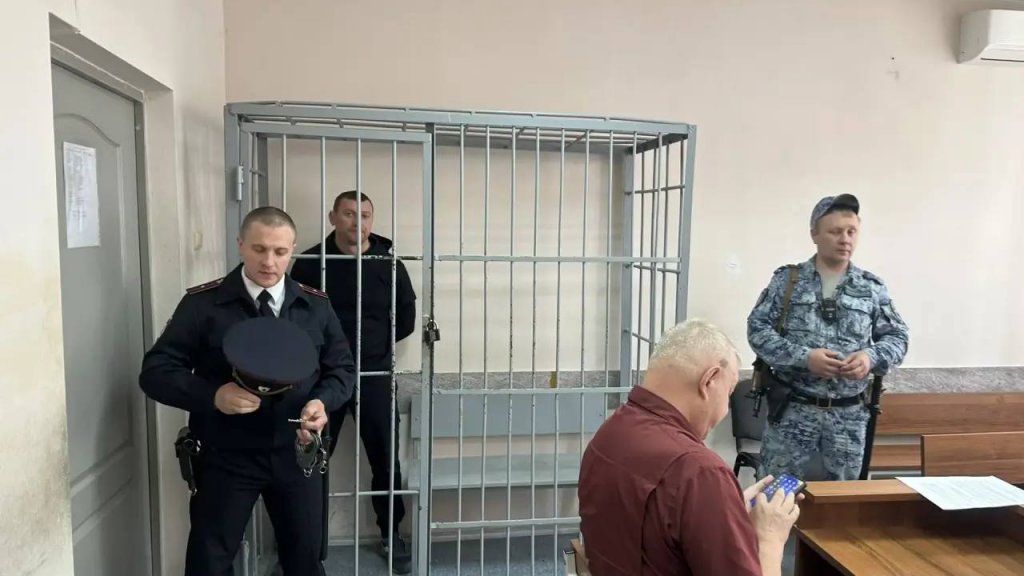 Владельца автобуса, на котором водитель-мигрант сбил насмерть четырех пешеходов, оставили в СИЗО