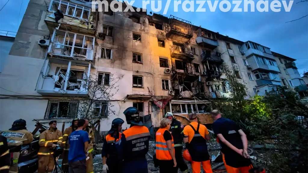 Дрон ВСУ ударил по пятиэтажке в Севастополе – пострадали 4 человека