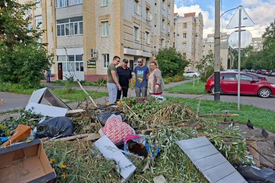 В районе парка "Дружба" прошёл рейд по контролю за складированием отходов В районе парка "Дружба" прошёл рейд по контролю за складированием отходов