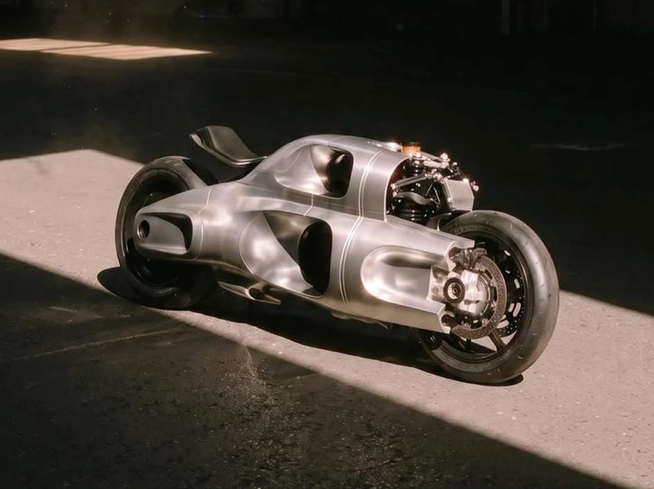 Концепт REV-1 обещает 450 кВт мощности и скрытую механику в стиле BMW R7