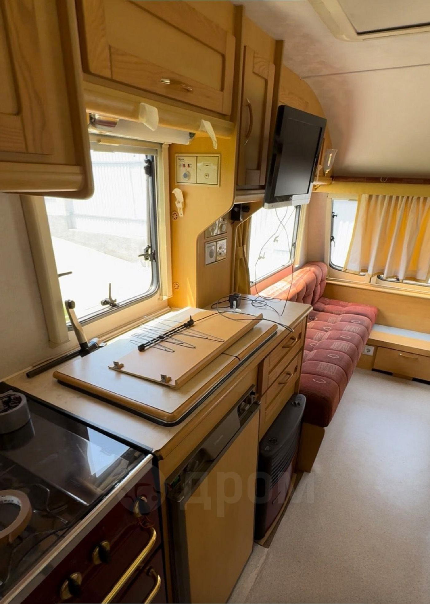 Elddis Firestorm 524 2002: автодом с улучшениями для бездорожья и премиальным оснащением