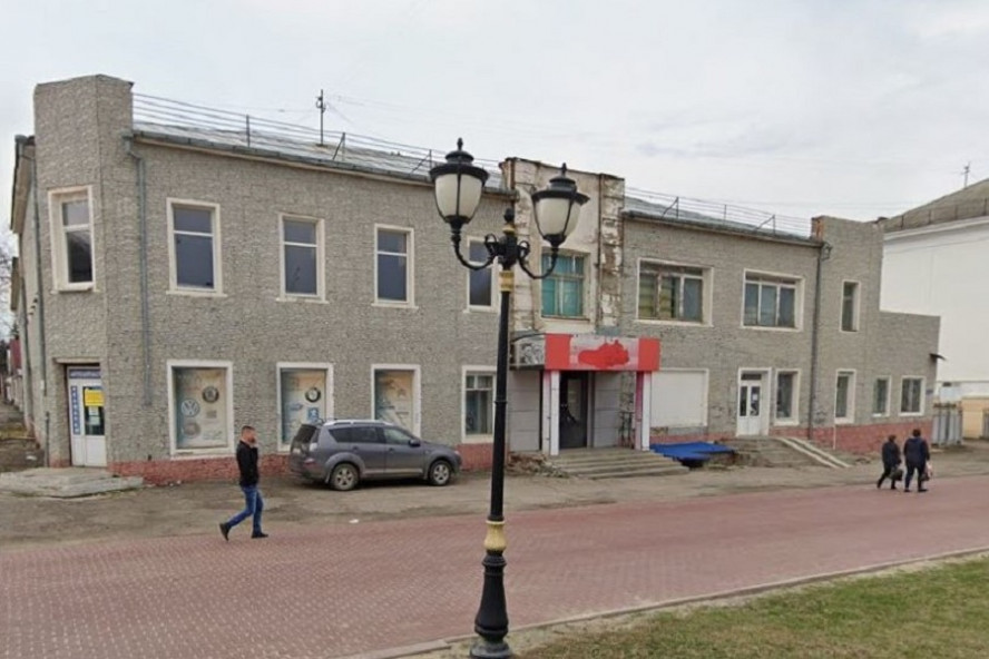 В Тамбове у железнодорожного вокзала продают здание, где когда-то располагался ресторан В Тамбове у железнодорожного вокзала продают здание, где когда-то располагался ресторан