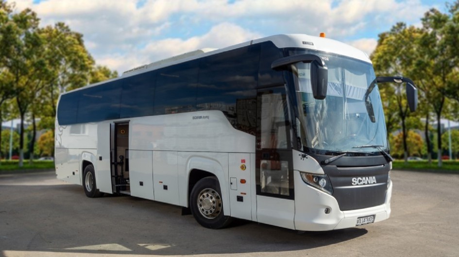 Капсульный автодом на базе Scania: 10 спальных мест и автономия для путешествий