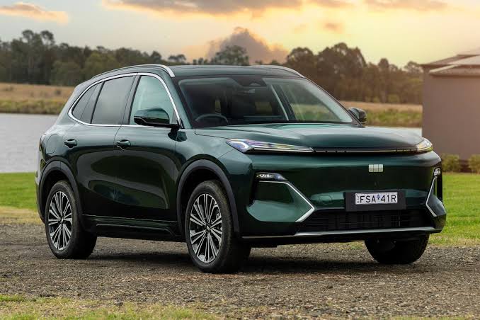 Geely Starray EM-i: обновлённая версия с полным приводом и расширенным запасом хода