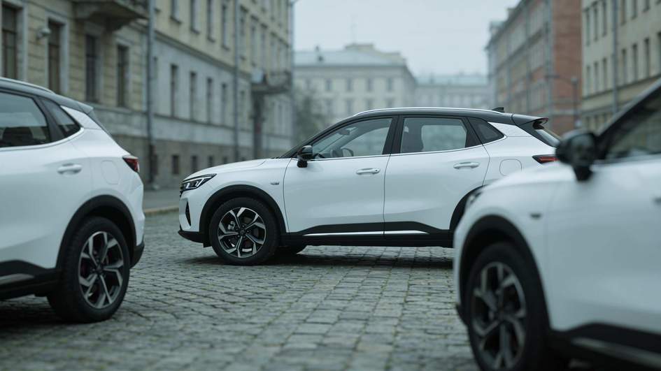 Belgee X50 с турбомотором и Lada XRAY с механикой: сравнение динамики и расхода