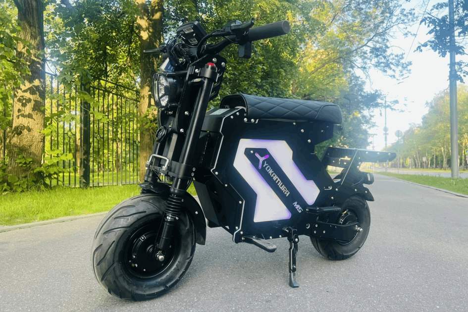 Yokamura M5: электроскутер с двойным приводом, разгоном до 60 км/ч и запасом хода 90 км