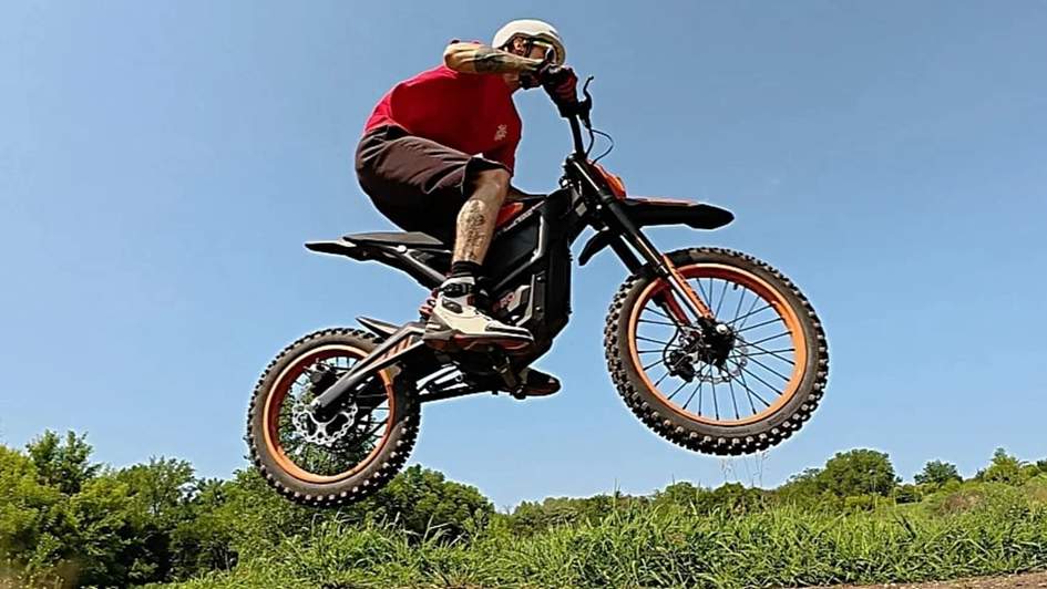Isinwheel Monster Pro E-Dirt Bike выходит на рынок с мотором 5000 Вт и запасом хода 113 км