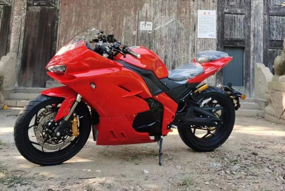 Электромотоцикл Panigale разгоняется до 135 км/ч и не требует прав категории А