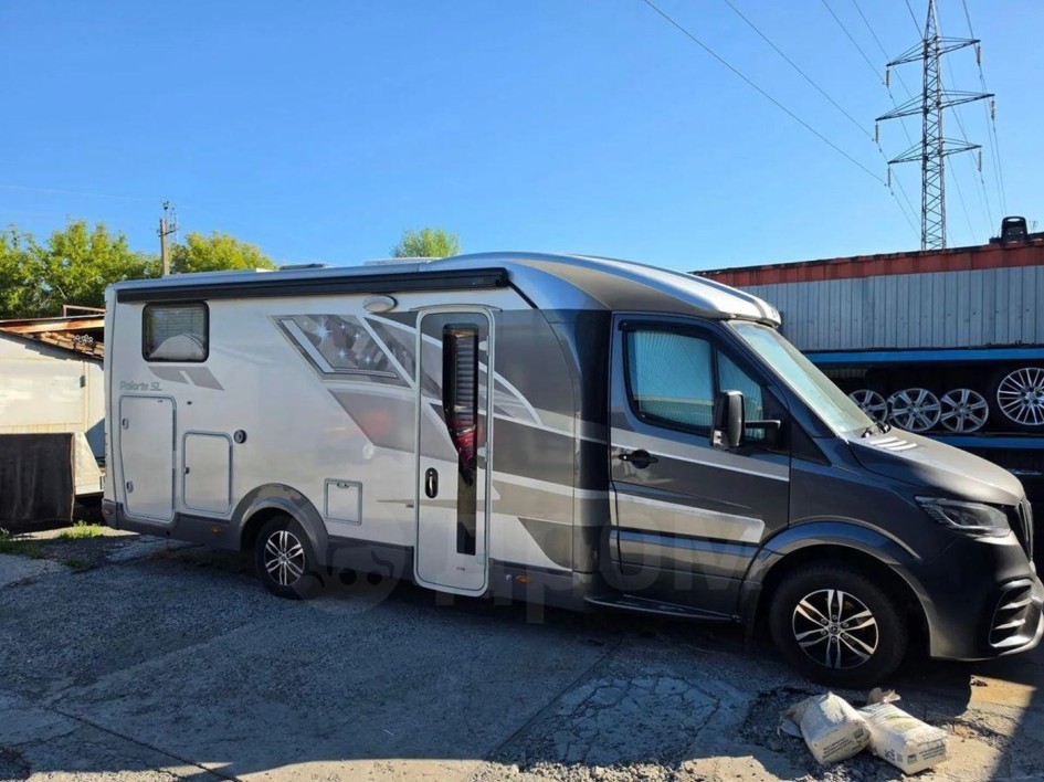 Mercedes-Benz Sprinter 319 CDI из Японии без пробега по России выставлен за 9,8 млн рублей