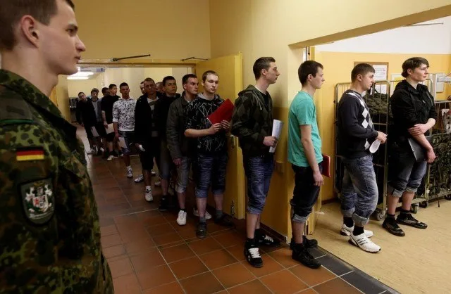 В Германии 18-летние граждане обязаны пройти медкомиссию для службы в армии