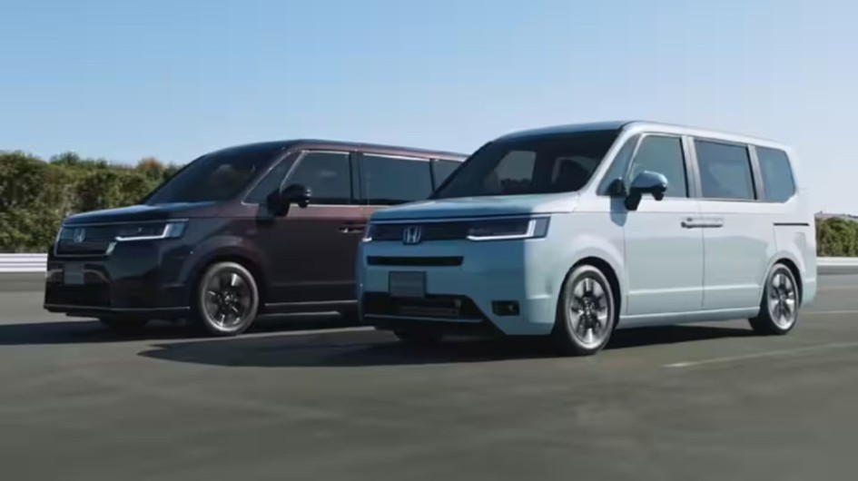 Семиместная Honda Stepwgn в России: цена ниже 1,6 млн и вызов китайским минивэнам