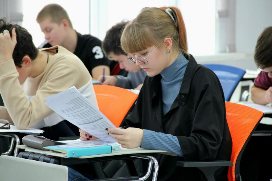 Тамбовских школьников познакомят с творчеством писателей народов России Тамбовских школьников познакомят с творчеством писателей народов России