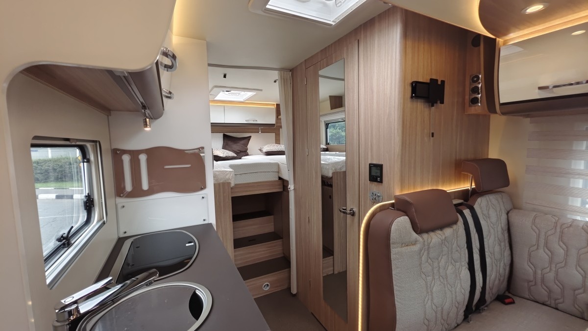 Bürstner Limited T 690G — немецкий автодом премиум-класса с элегантным дизайном