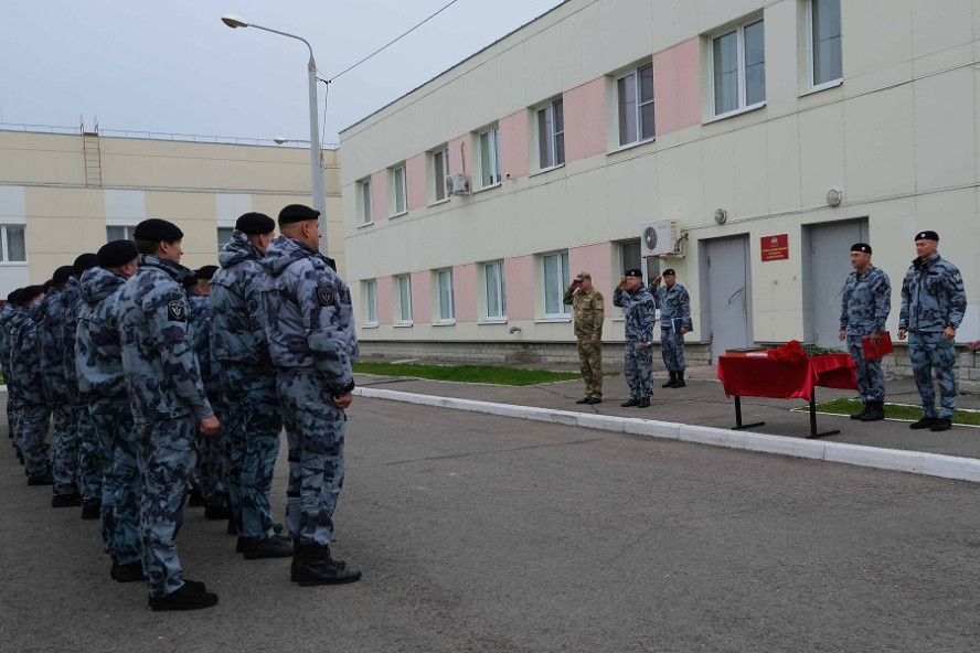 Сотрудников тамбовского ОМОН поздравили с профессиональным праздником Сотрудников тамбовского ОМОН поздравили с профессиональным праздником