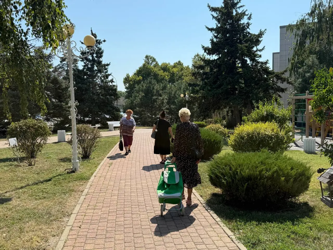 С октября для пенсионеров с картой вводят важные изменения и ограничения
