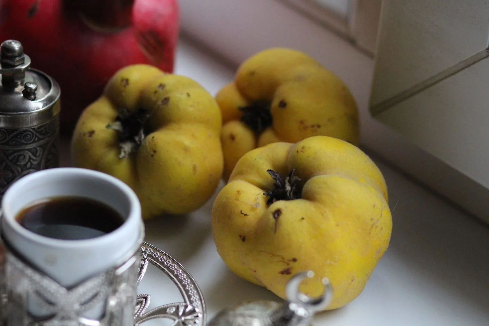 Как приготовить плотный десерт из айвы: секреты идеального мармелада