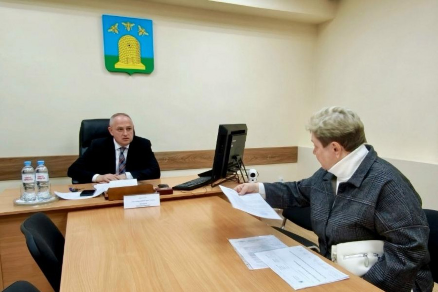 На личном приёме у Максима Косенкова обсудили вопросы ЖКХ, культурного наследия и имущественных отношений