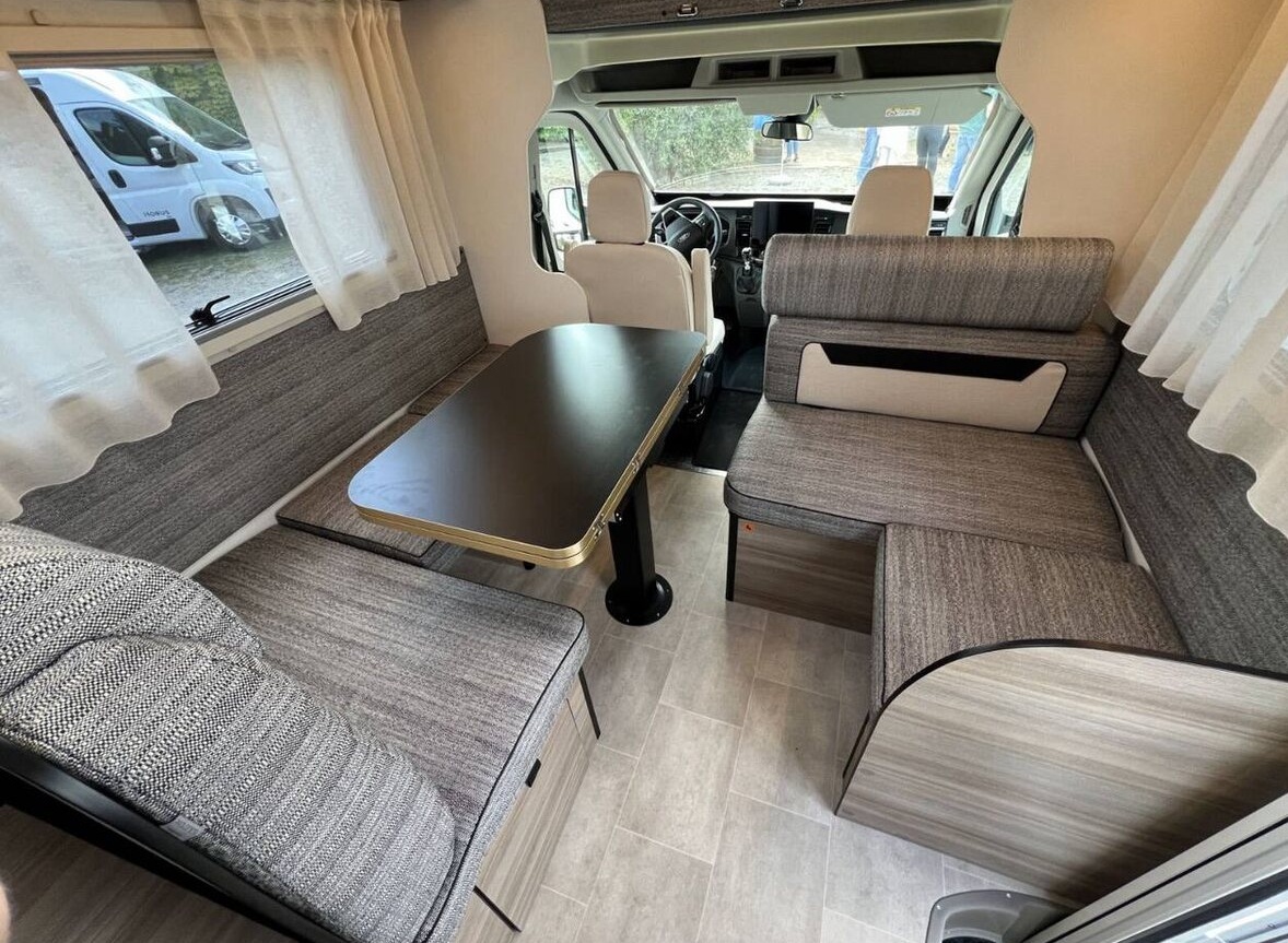 RIMOR на базе Ford Transit с АКПП и премиум-пакетом для шести пассажиров