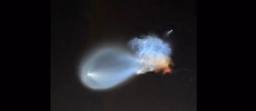 Светящийся след ракеты Falcon 9