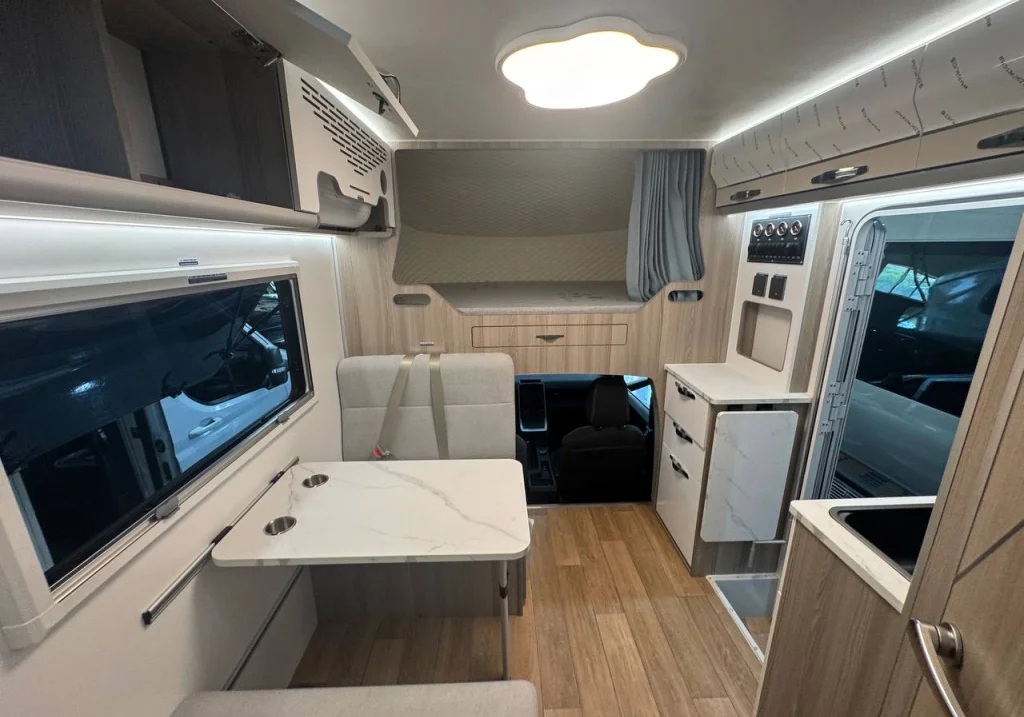 LINXYS G200 — дизельный автодом с АКПП и литиевыми батареями емкостью 500 Ач