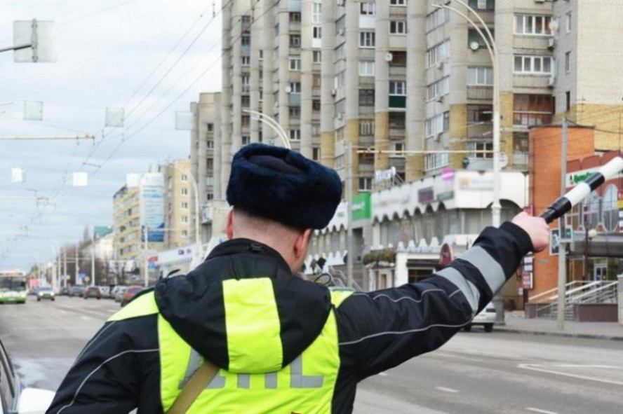 В Госдуме поддержали проект по ужесточению штрафов за вождение без прав
