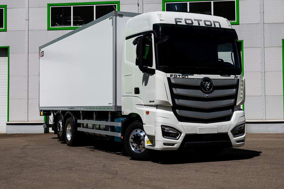 Трехосный Foton R 6×2 стоит от 13,5 млн рублей: гарантия на три года