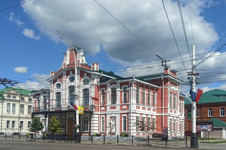 Сколько стоит историческое здание за рубль, рост ипотечных кредитов, самые длинные названия сёл и переселение тамбовских куропаток: что писали про область федеральные и межрегиональные СМИ