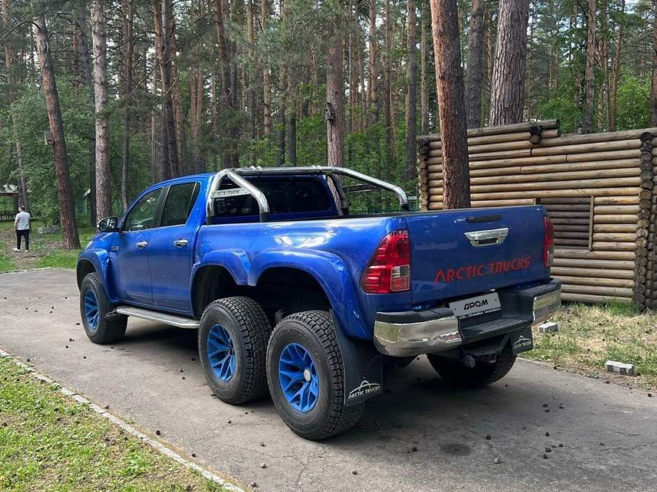 Уникальный Toyota Hilux Arctic Trucks AT35 6x6 выставлен на продажу в Барнауле