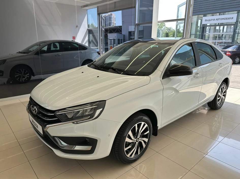 Lada Vesta с пробегом и гарантией за миллион рублей против новой Granta