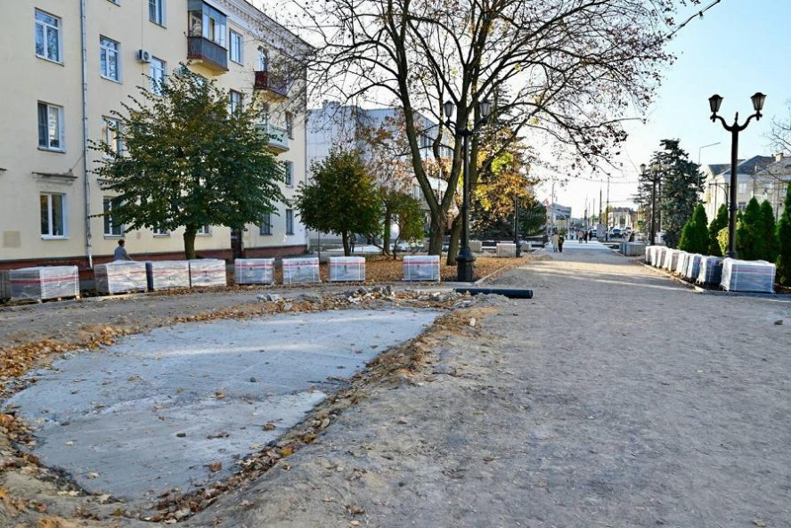 В Тамбове благоустраивают пешеходный участок улицы Октябрьской В Тамбове благоустраивают пешеходный участок улицы Октябрьской
