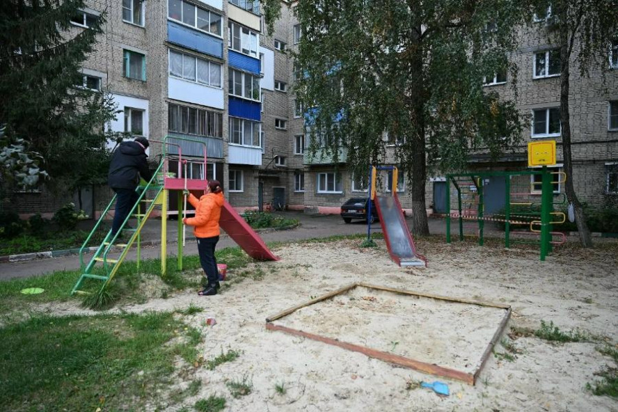 В Тамбове обновляют малые архитектурные формы во дворах В Тамбове обновляют малые архитектурные формы во дворах