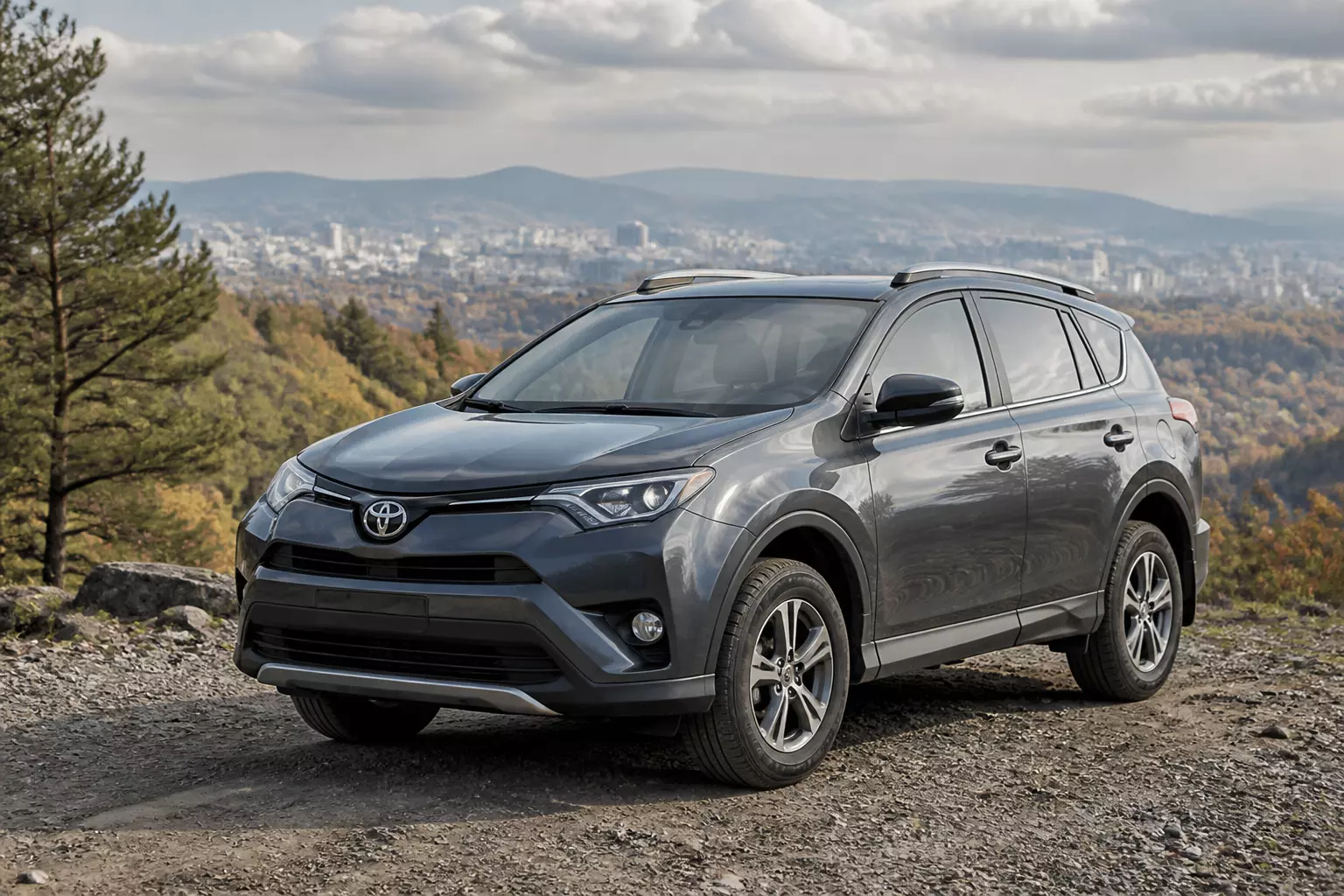 Как Toyota RAV4 стала лидером среди подержанных кроссоверов и что это значит для покупателей