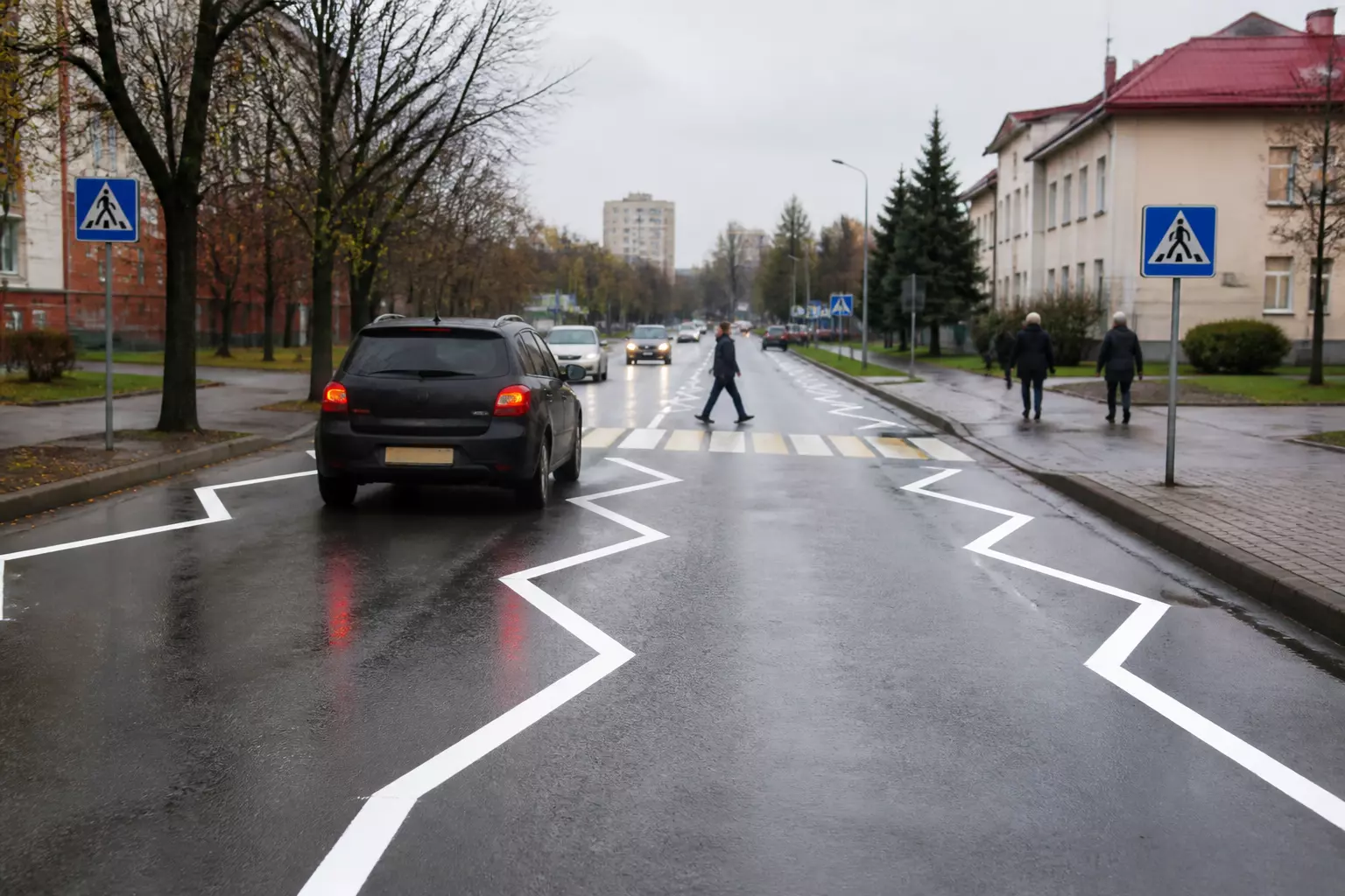 В Гродно появилась нестандартная дорожная разметка — как правильно вести себя за рулём при новом эксперименте